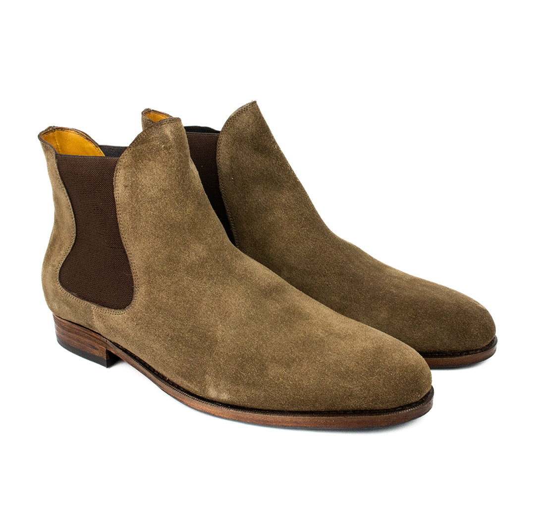 Bota Chelsea Paul em camurça cor cinza rato