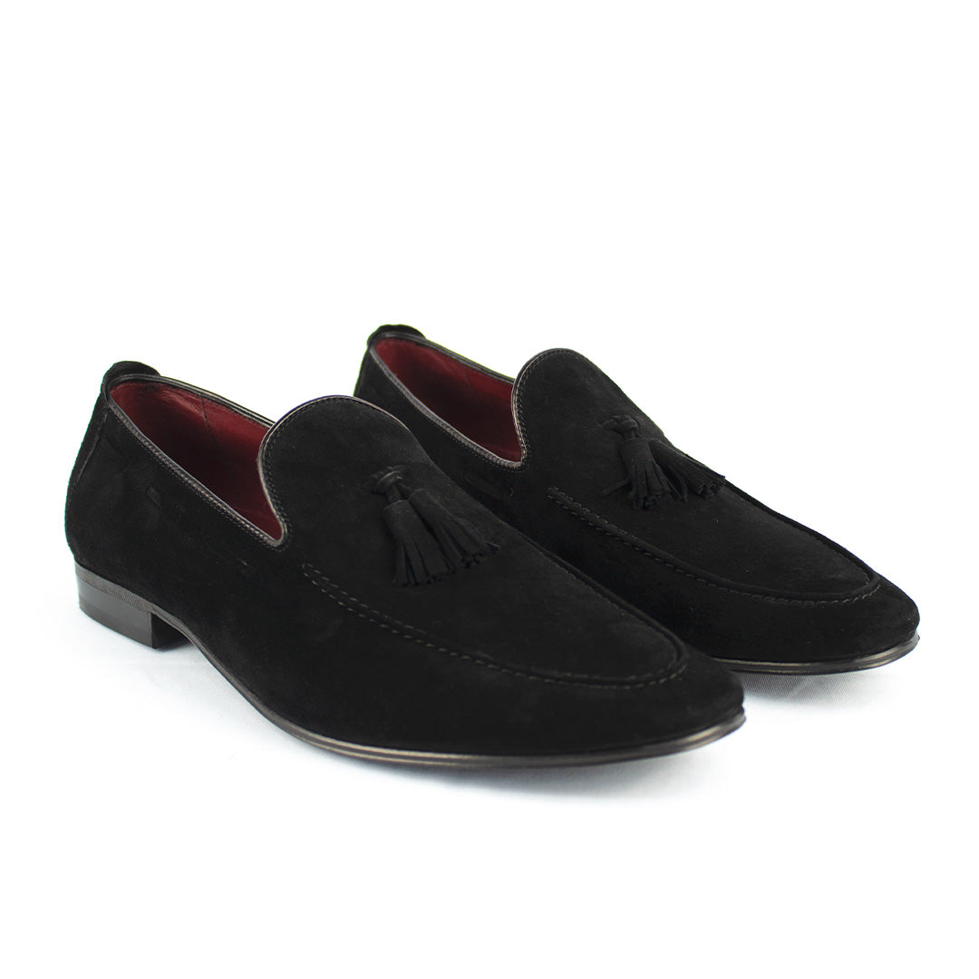 Tassel Loafer Martino em Camurça cor preto