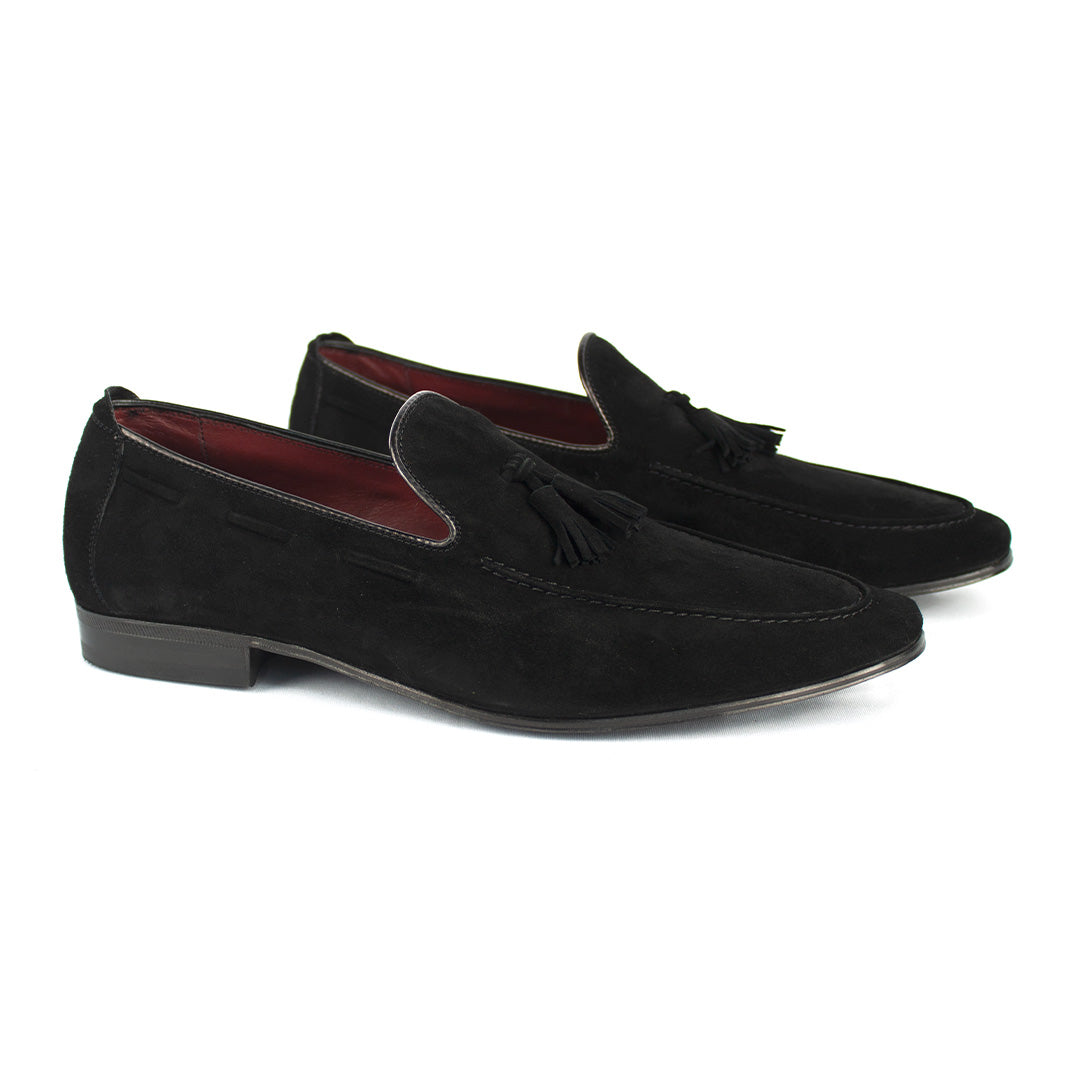 Tassel Loafer Martino em Camurça cor preto
