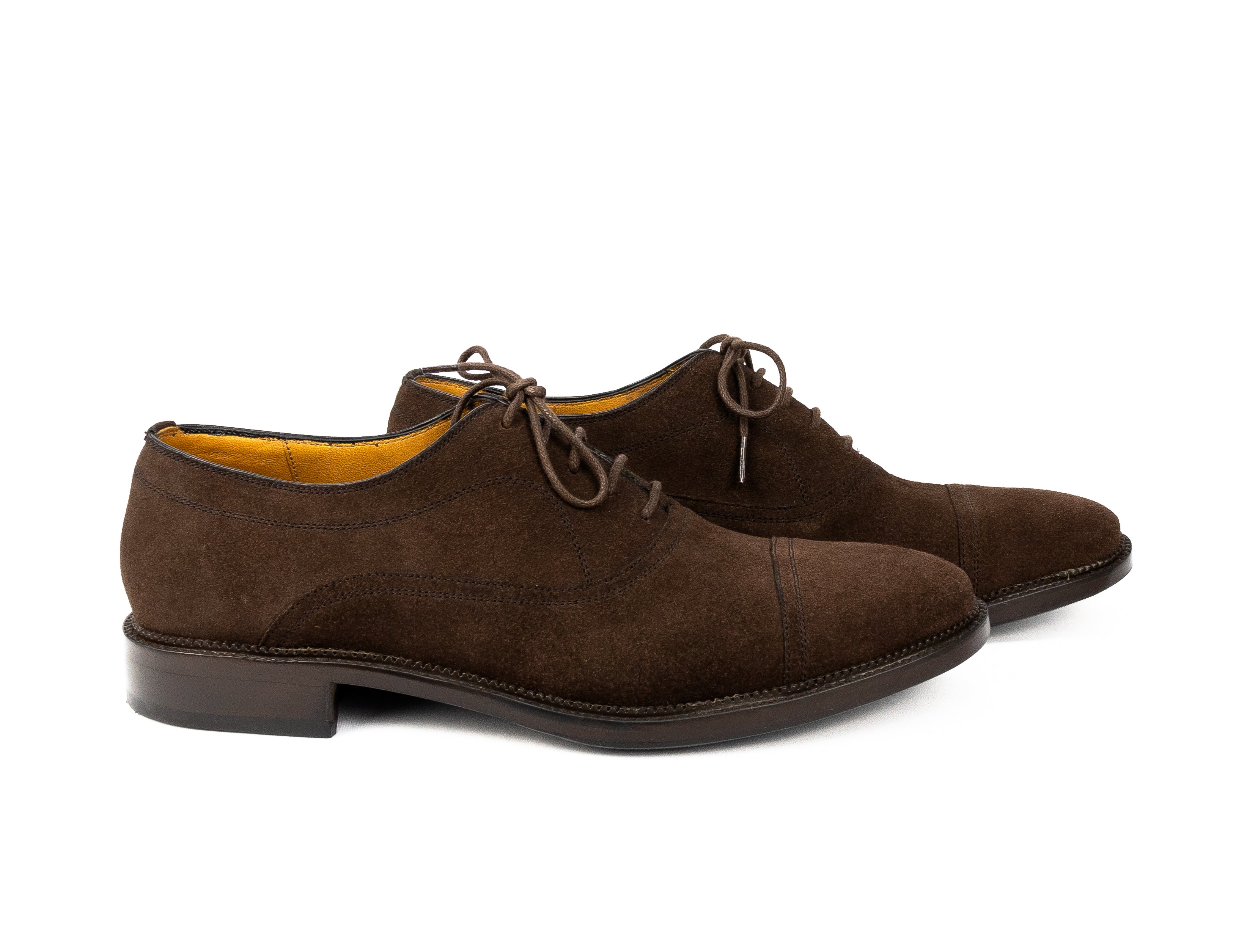 Oxford Cap Toe  Ronald em Camurça cor marrom café