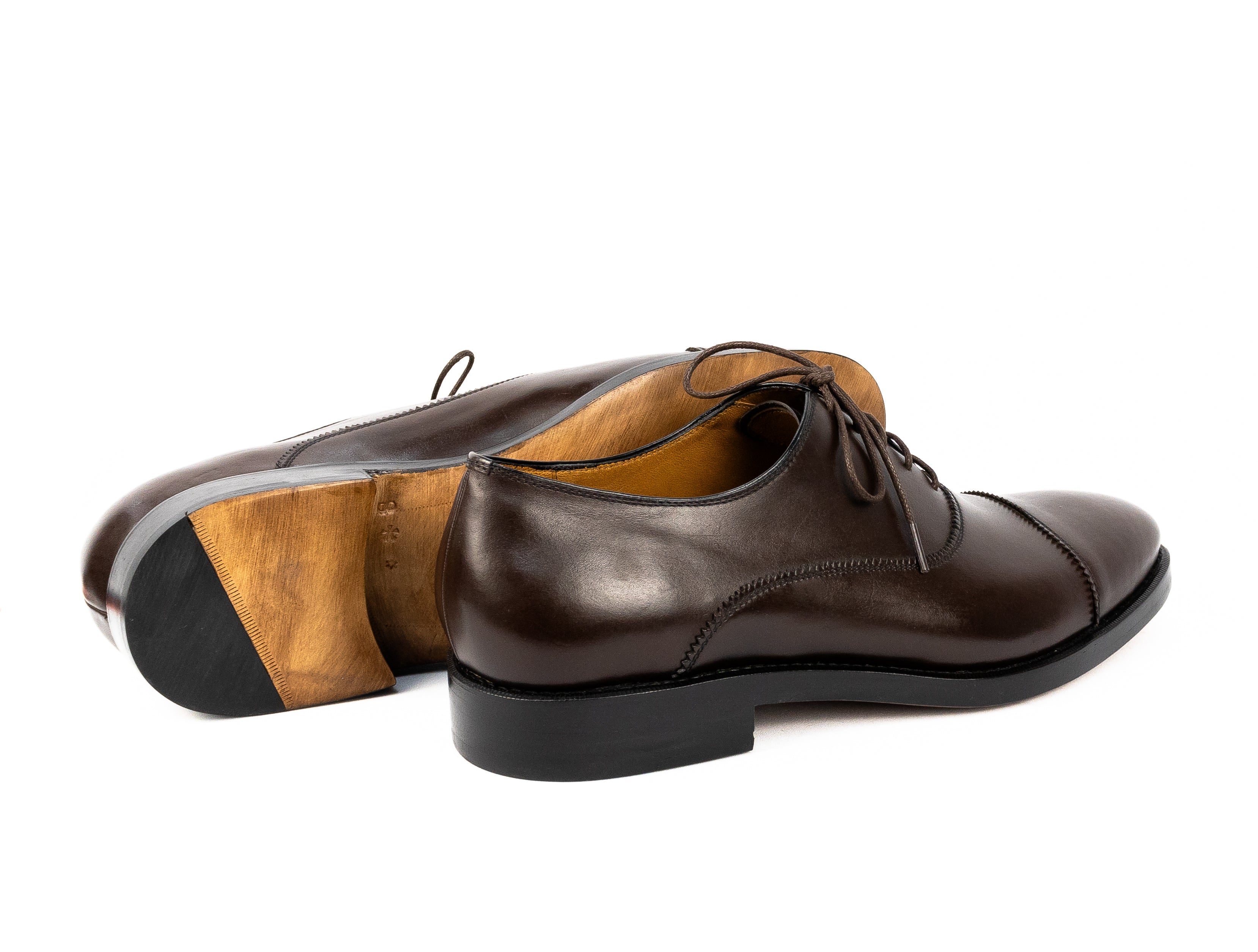 Oxford Cap Toe - Parker Cromo Alemão cor Marrom Café