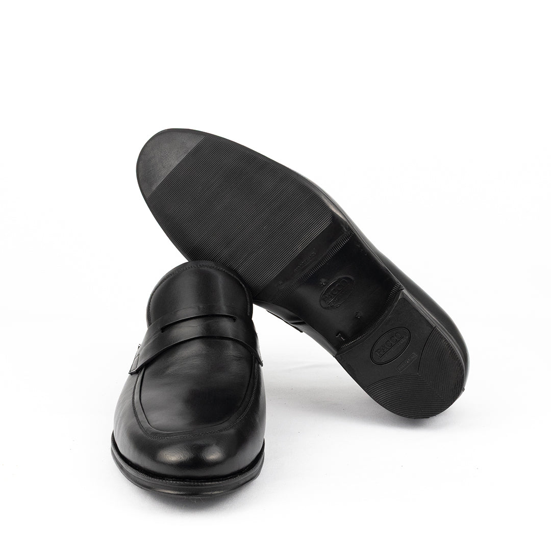 Loafer mais vendido do Pacco Madrid cor preto
