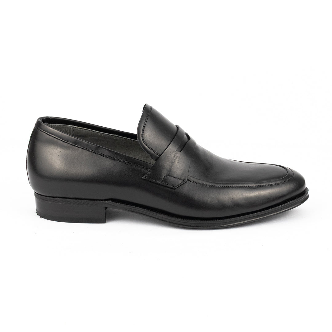 Loafer mais vendido do Pacco Madrid cor preto