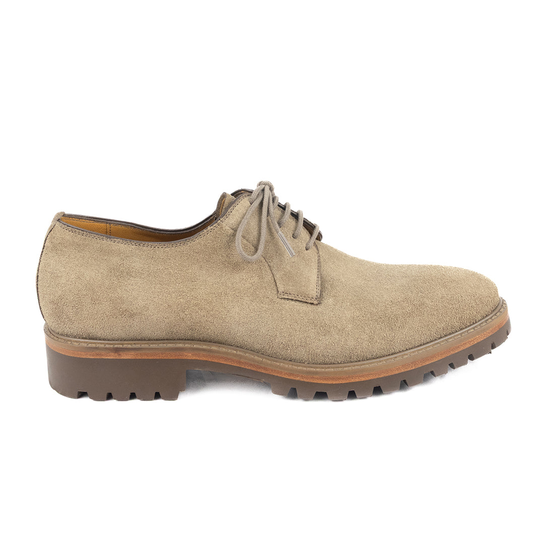 Derby Ernesto em camurça suede cinza rato e solado tratorado