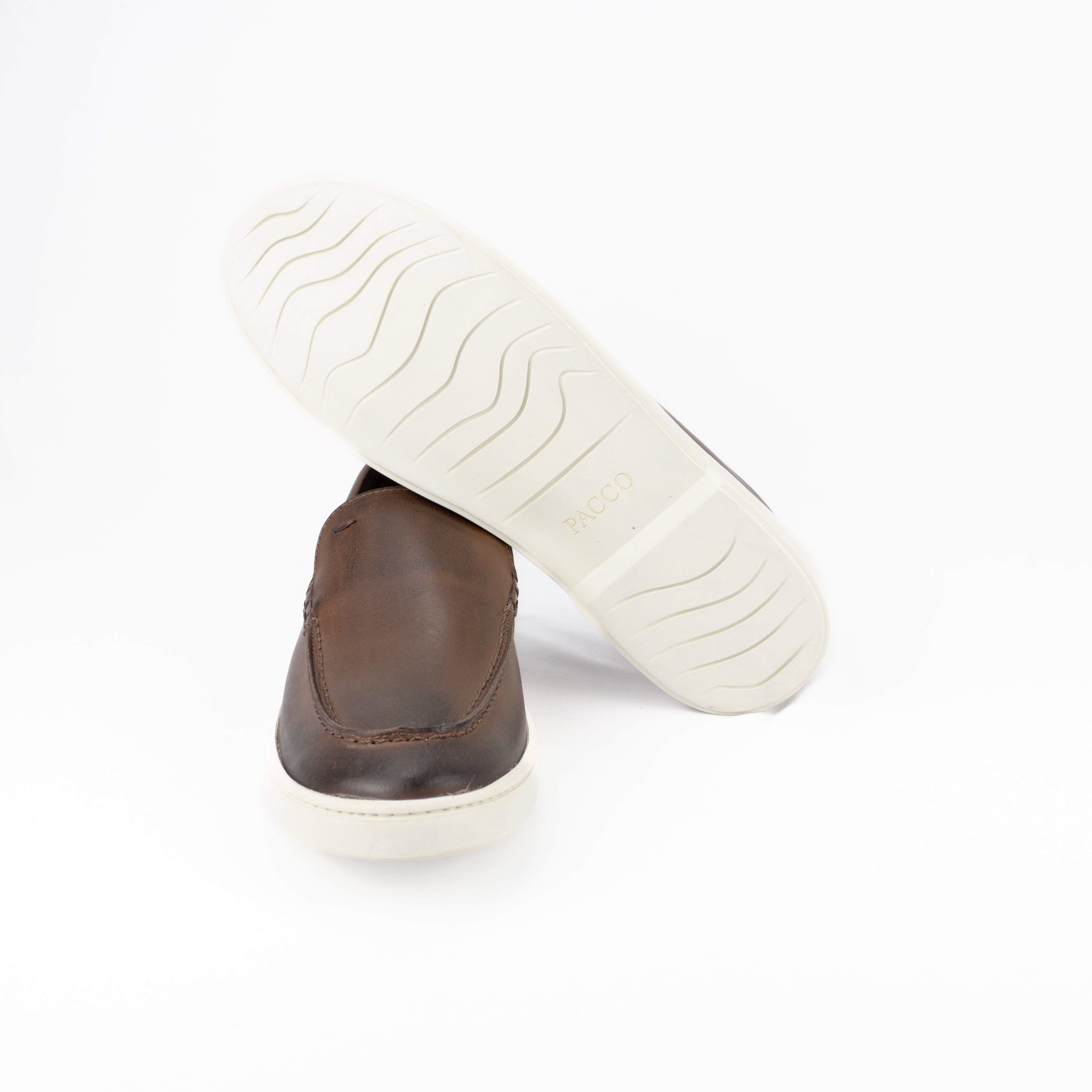 Sapato esportivo estilo italiano em couro vintage cor mahogany