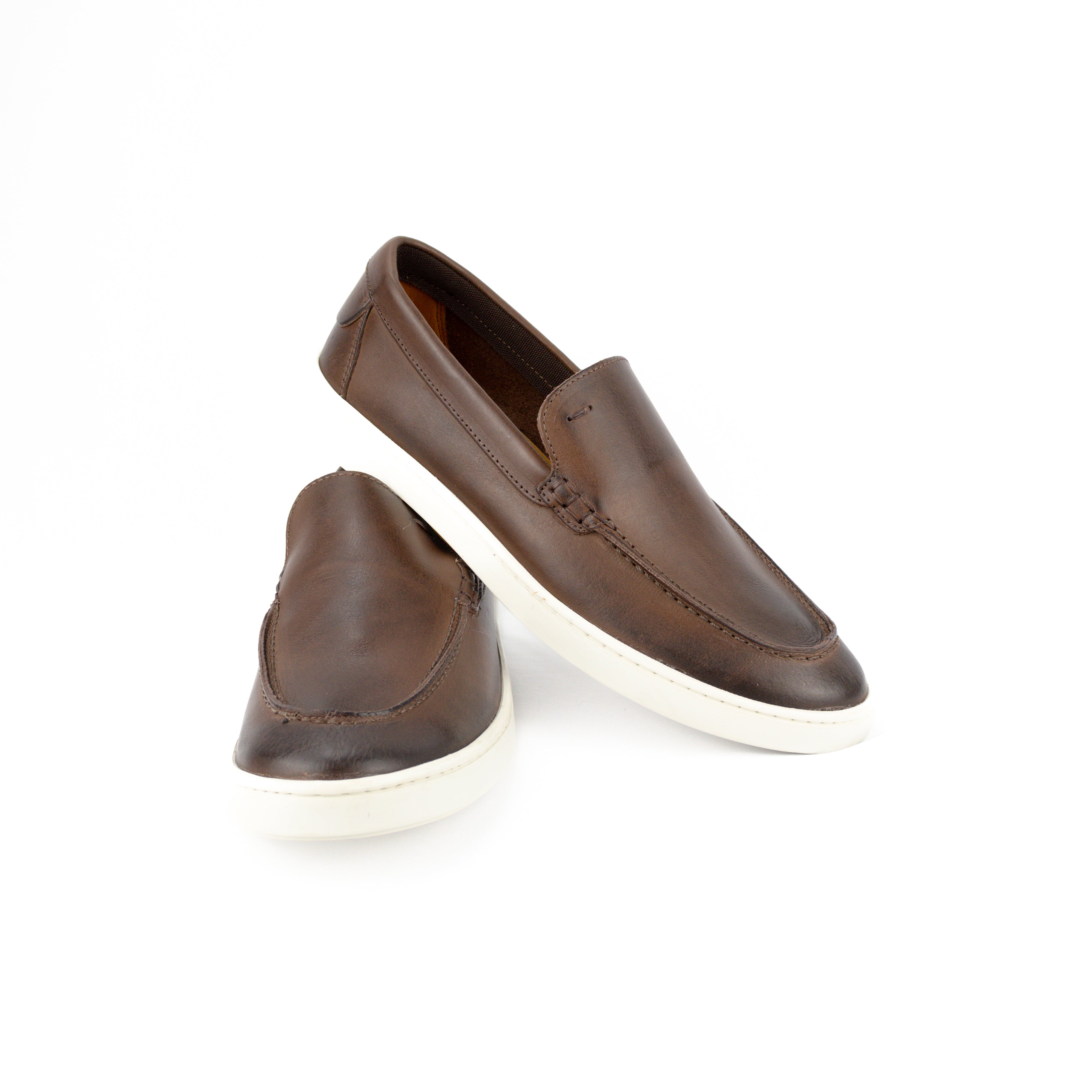 Sapato esportivo estilo italiano em couro vintage cor mahogany