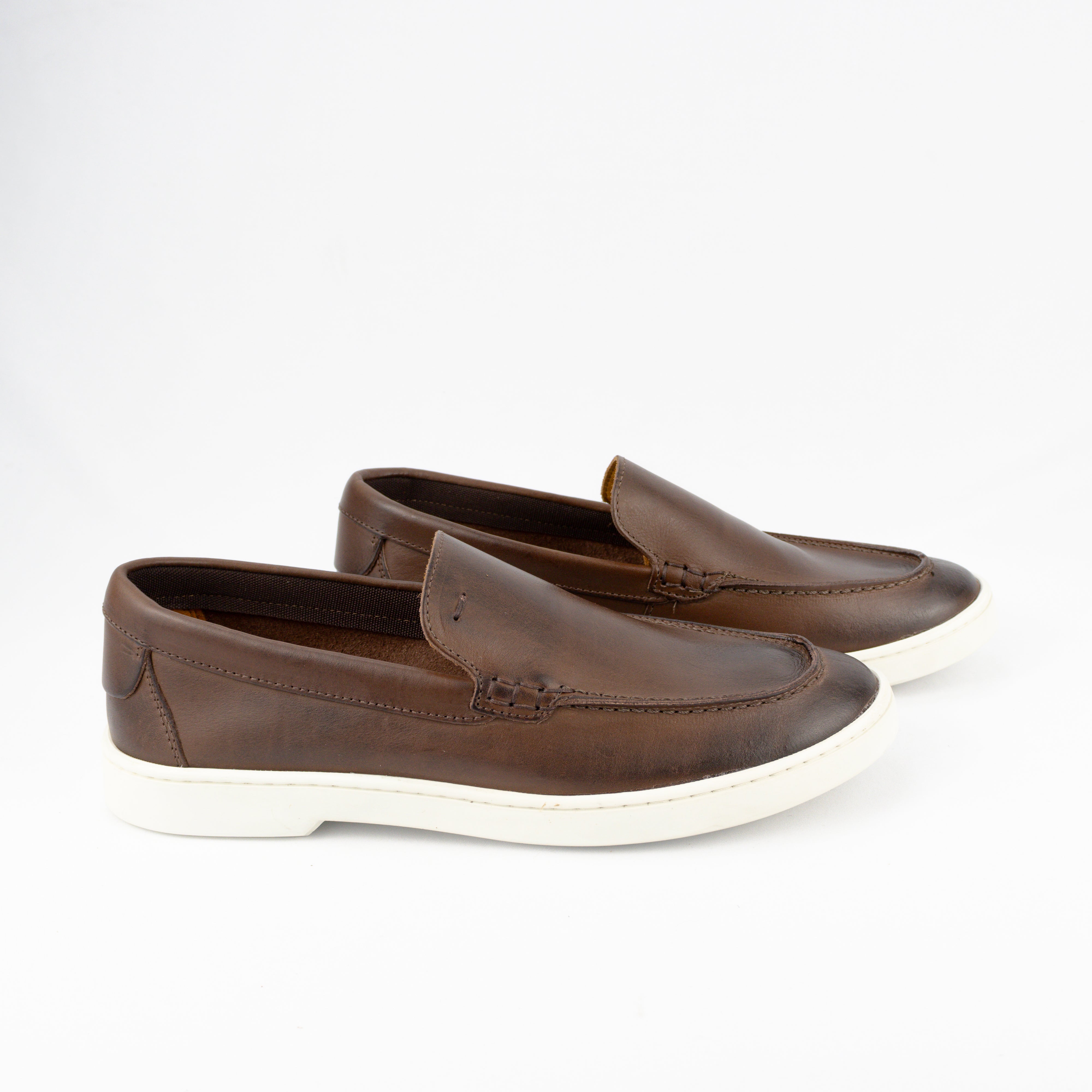 Sapato esportivo estilo italiano em couro vintage cor mahogany
