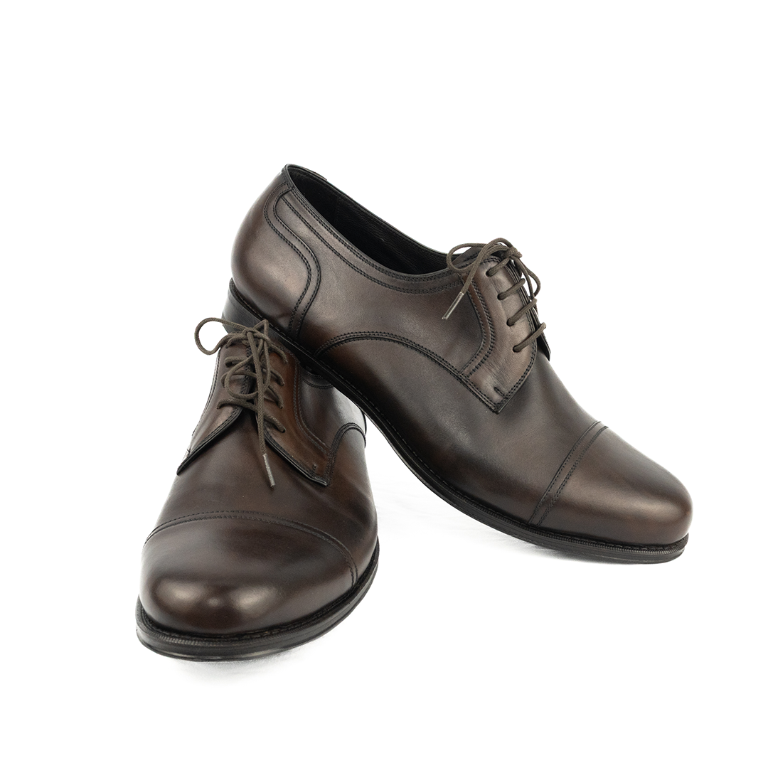ÚLTIMO PAR TAMANHO 45 Derby Cap Toe - cor marrom café