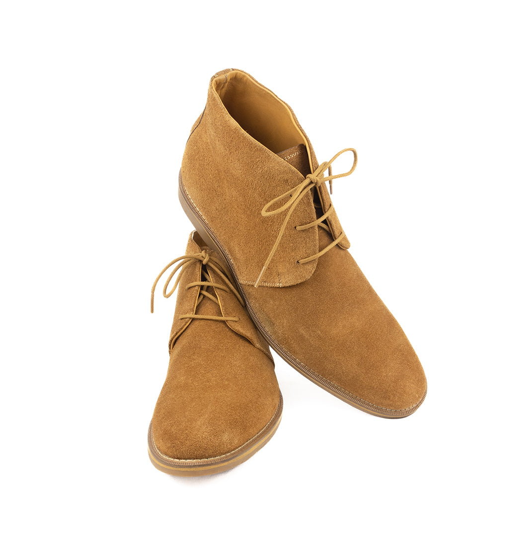 Bota Chukka Liverpool em camurça suede cor caramelo