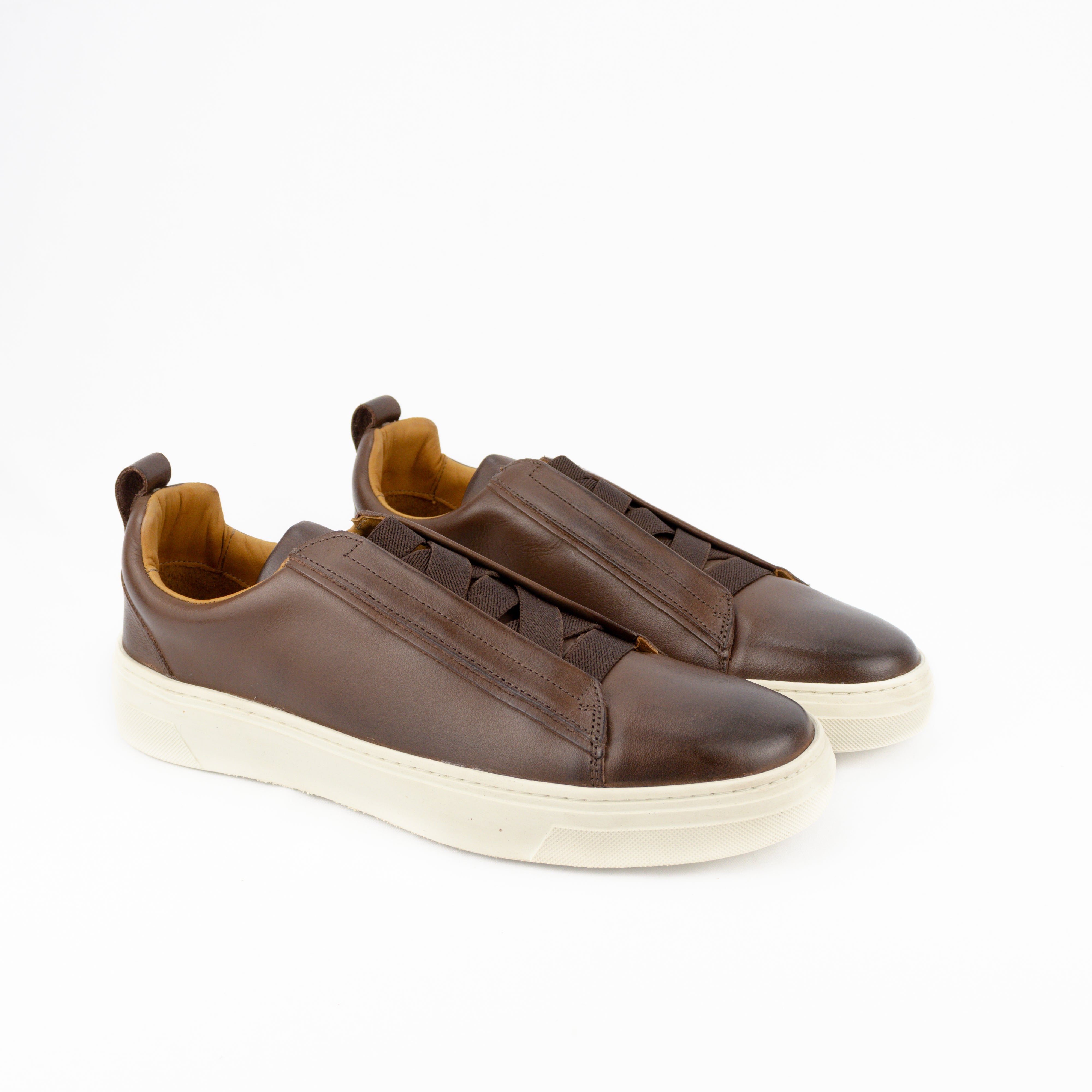 Sapatênis estilo italiano cor mahogany