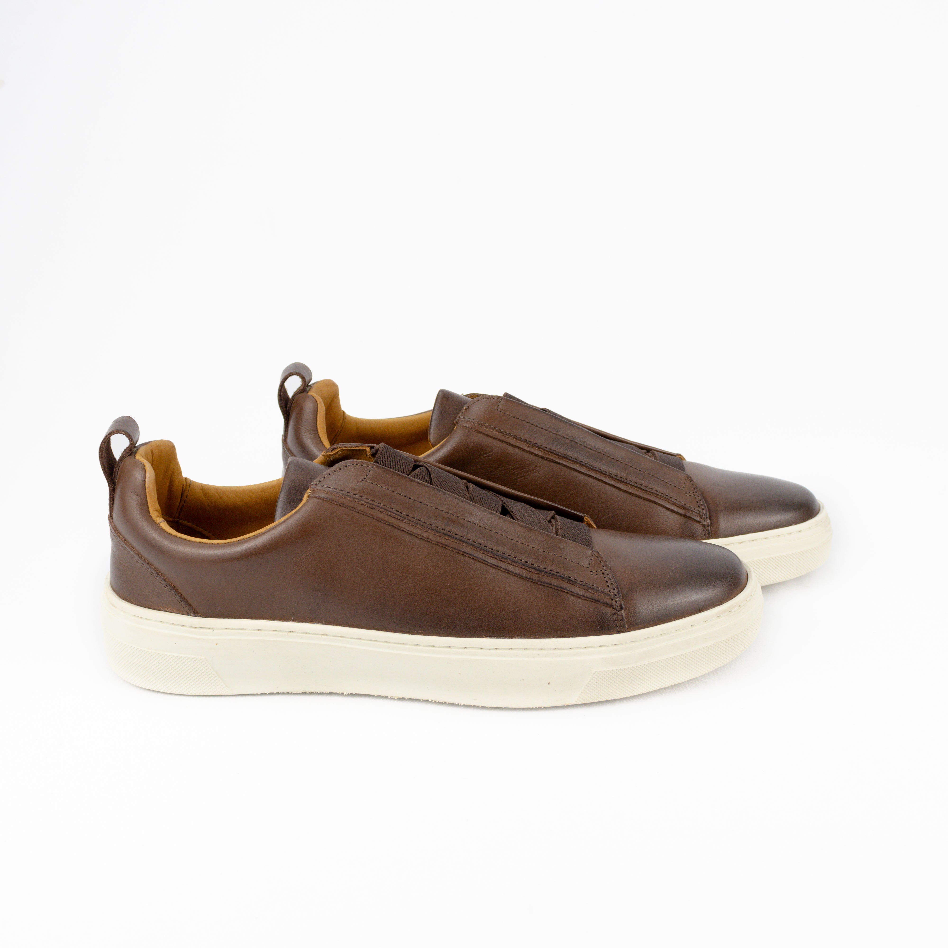 Sapatênis estilo italiano cor mahogany