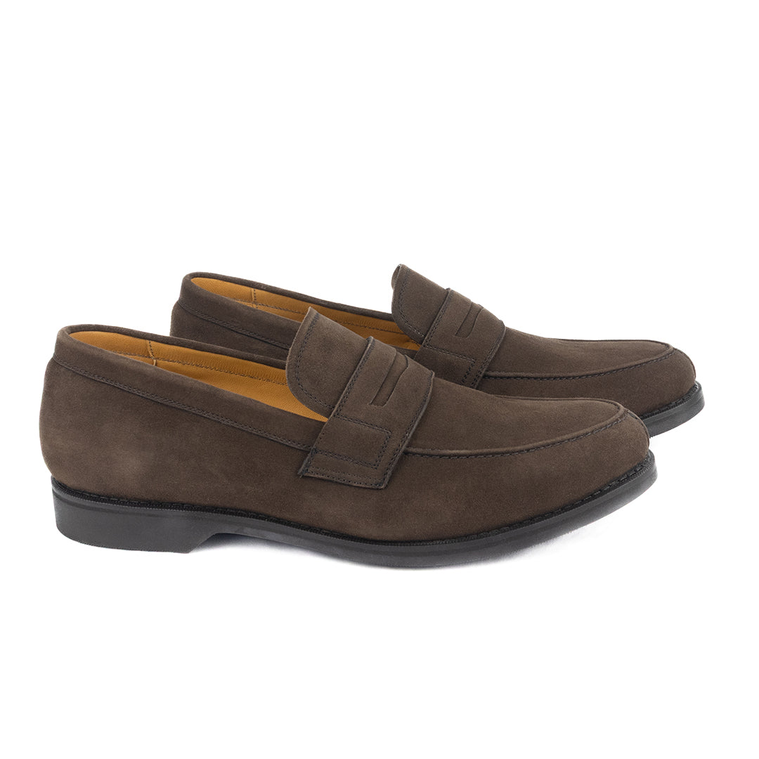 Clássico Loafer Leon em camurça marrom café