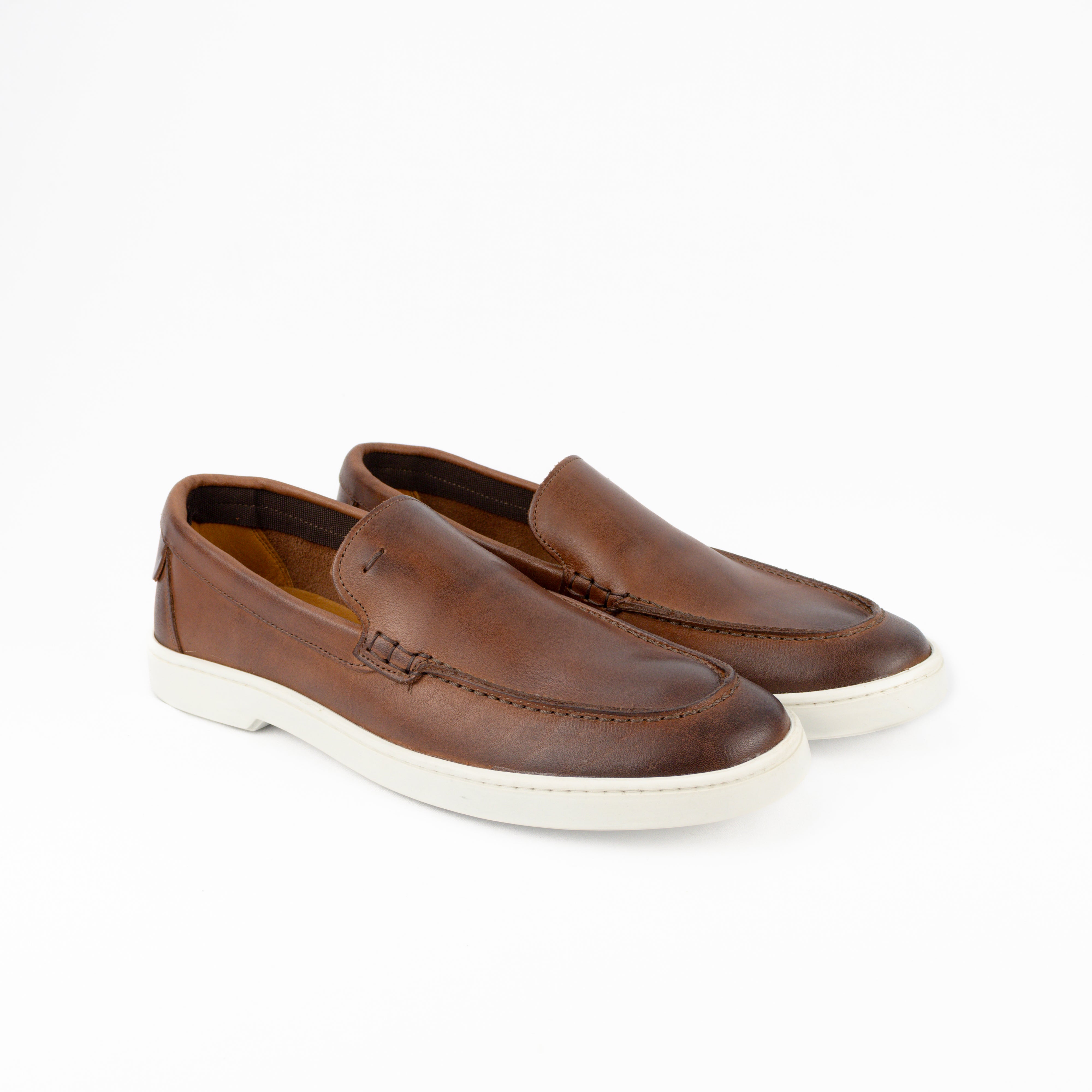 Sapato esportivo estilo Italiano cor terra
