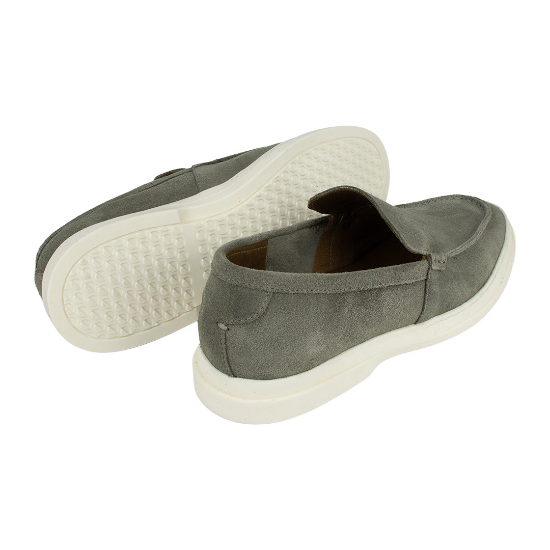 Sapato Slip on Hiper Confortável em camurça - cor cimento