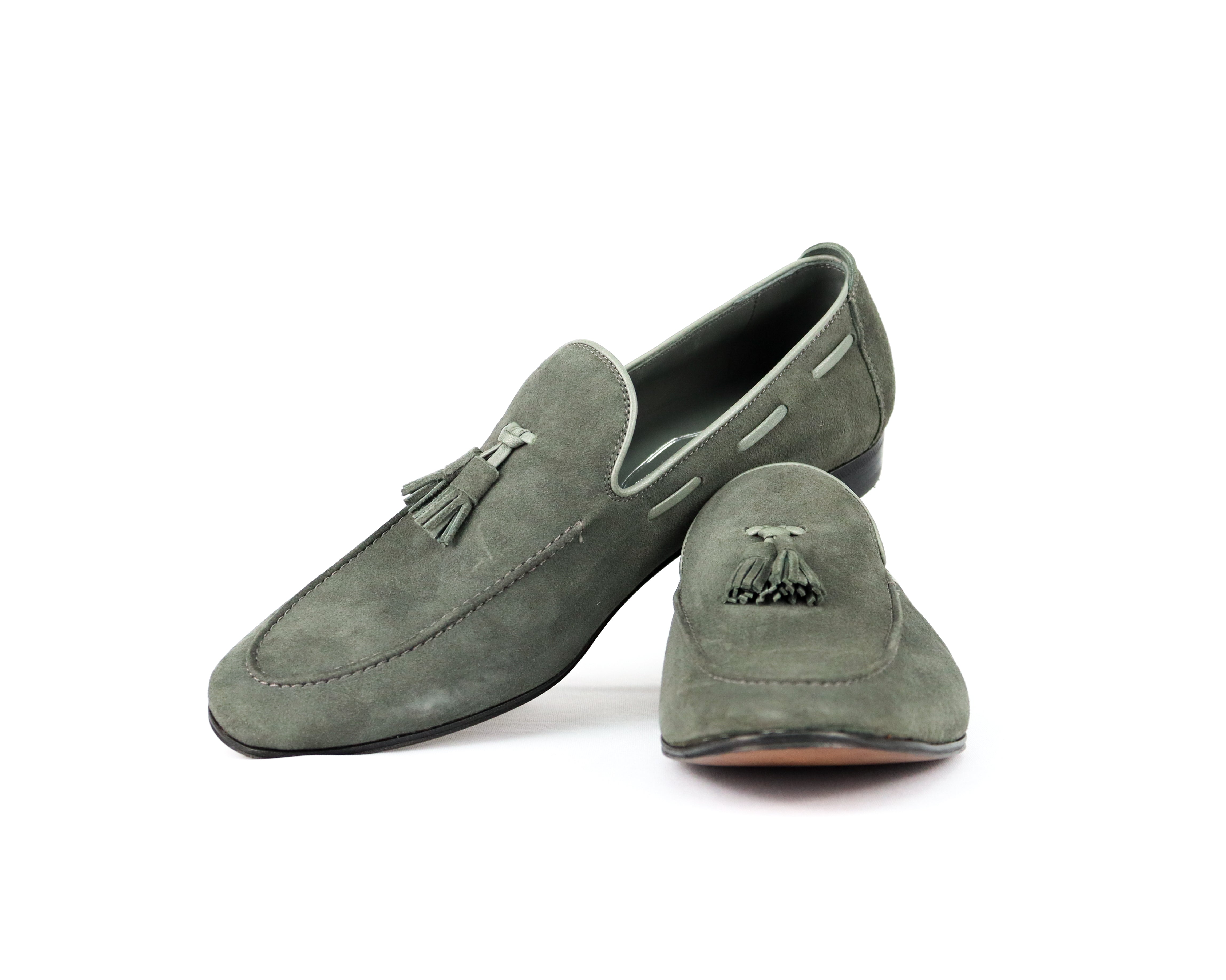 ÚLTIMOS PARES Tassel Loafer Martino em camurça cor cinza grafite
