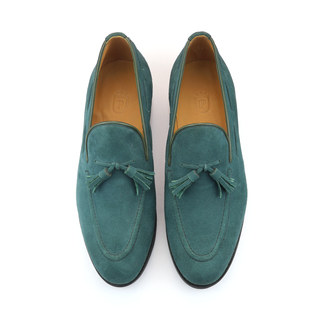 ÚLTIMO PAR TAMANHO 40.5 Tassel Loafer em camurça  - cor Verde