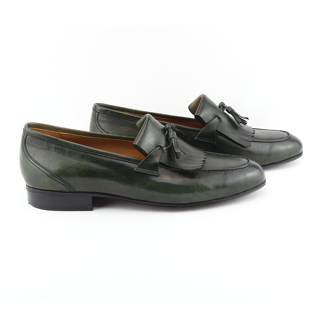 Tassel Loafer with fringe Benjamin color Moss Green