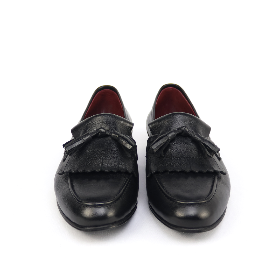 Tassel Loafer with fringe Benjamin color black