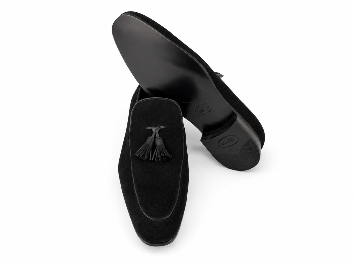 ÚLTIMO PAR TAMANHO 40 Tassel Loafer em camurça - cor preta