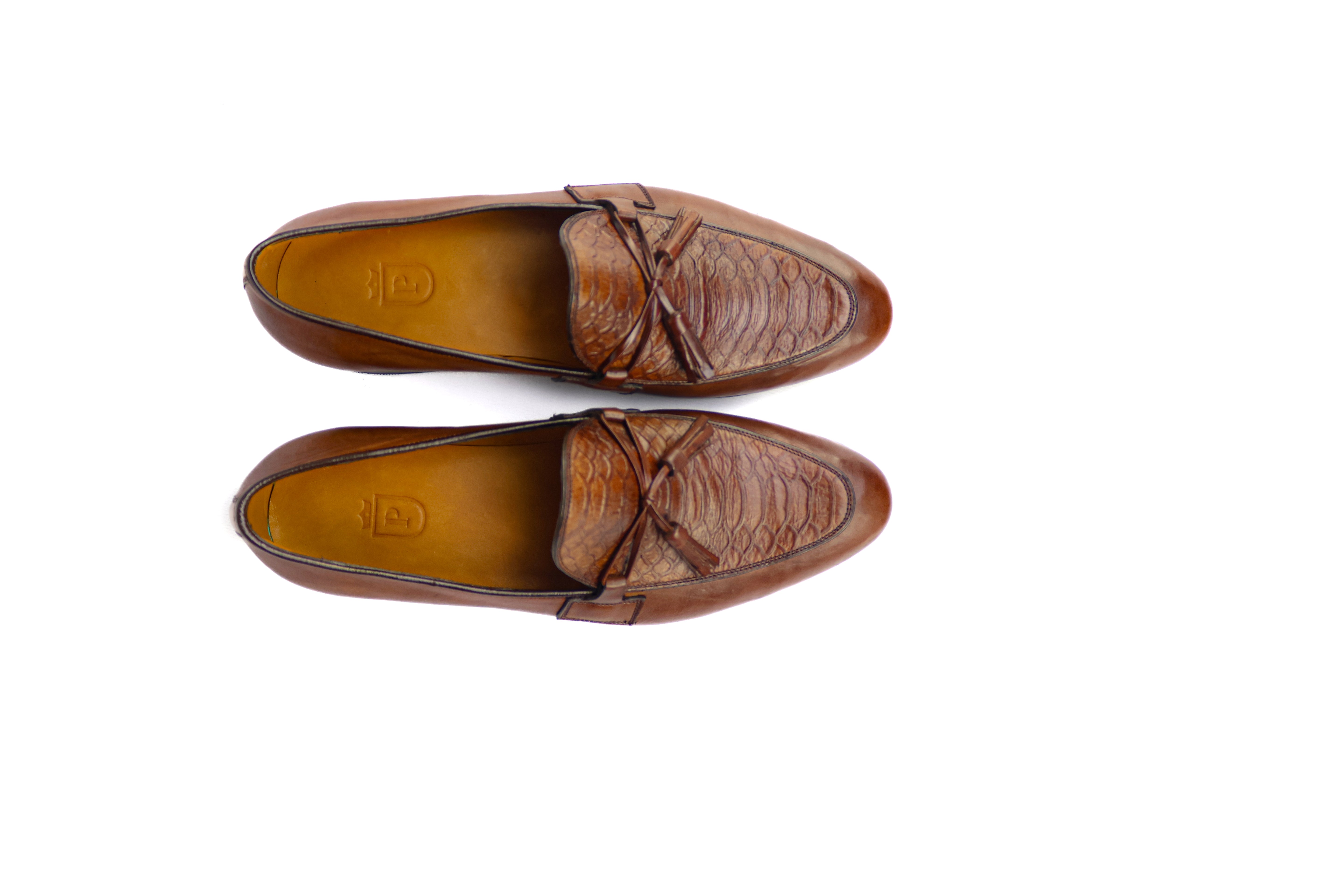 Tassel Loafer França com detalhe em estampa de couro exótico