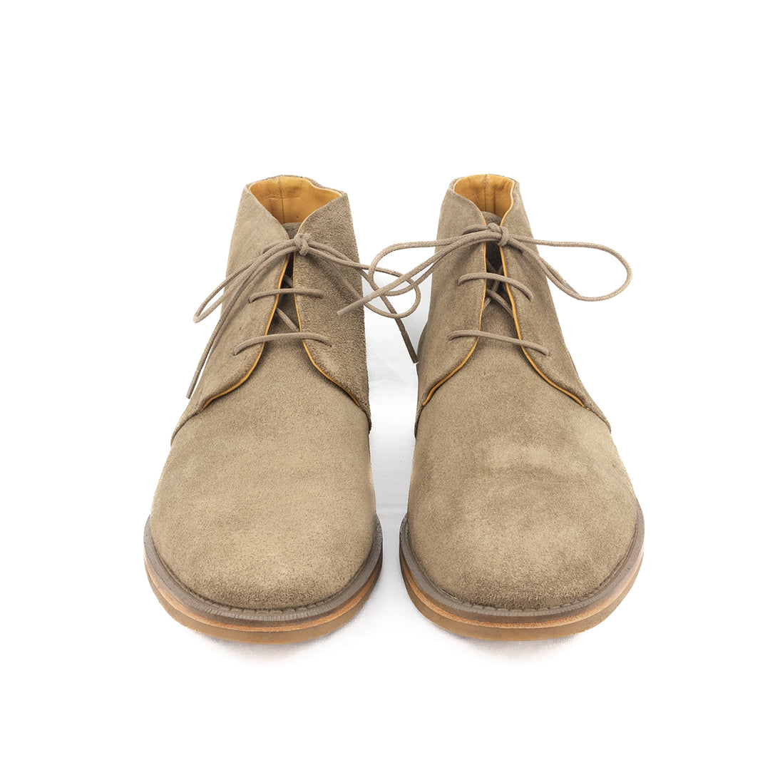 Bota Chukka Liverpool em camurça suede cor cinza rato