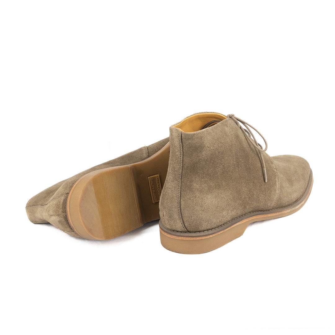 Bota Chukka Liverpool em camurça suede cor cinza rato