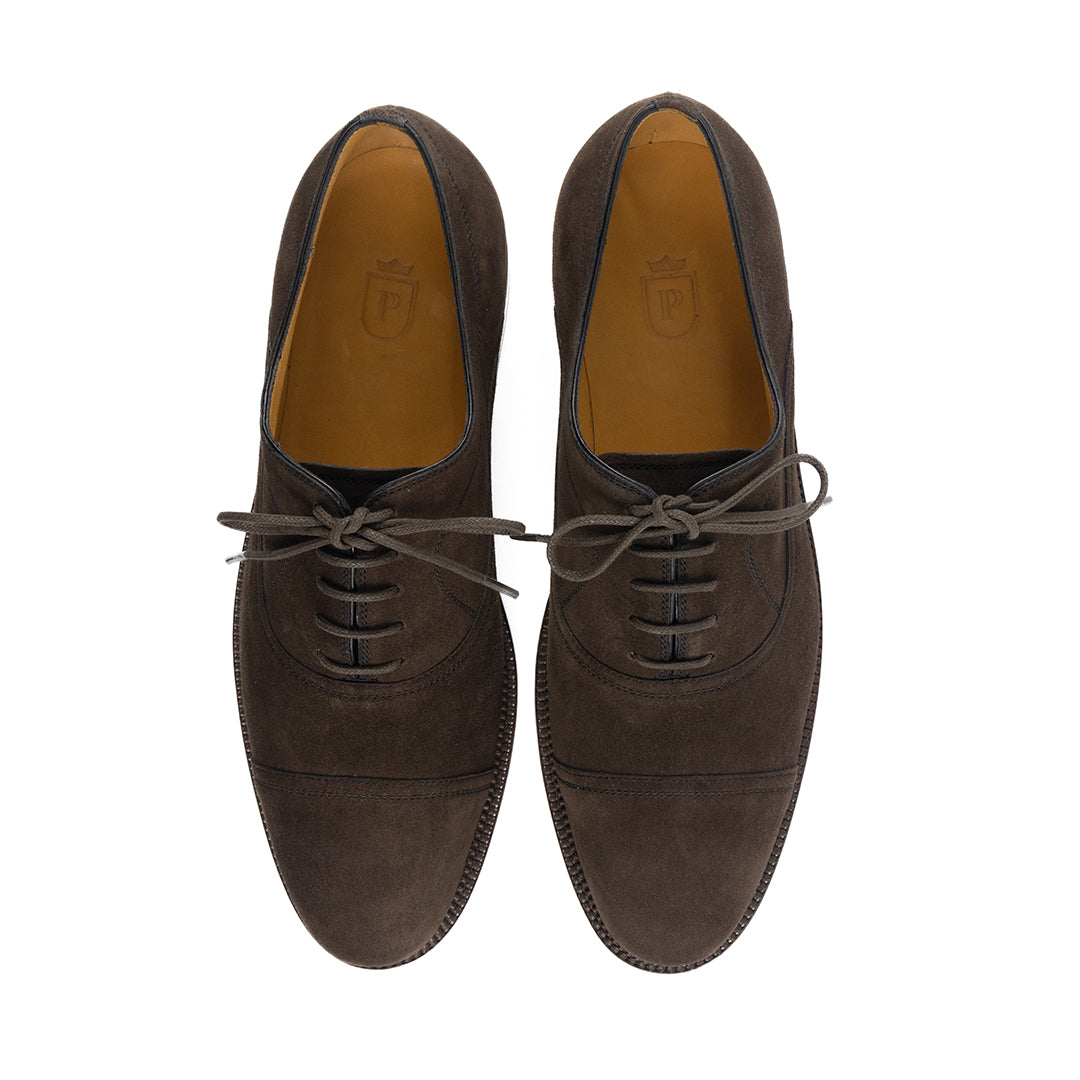 Oxford Cap Toe Ronald em camurça marrom café