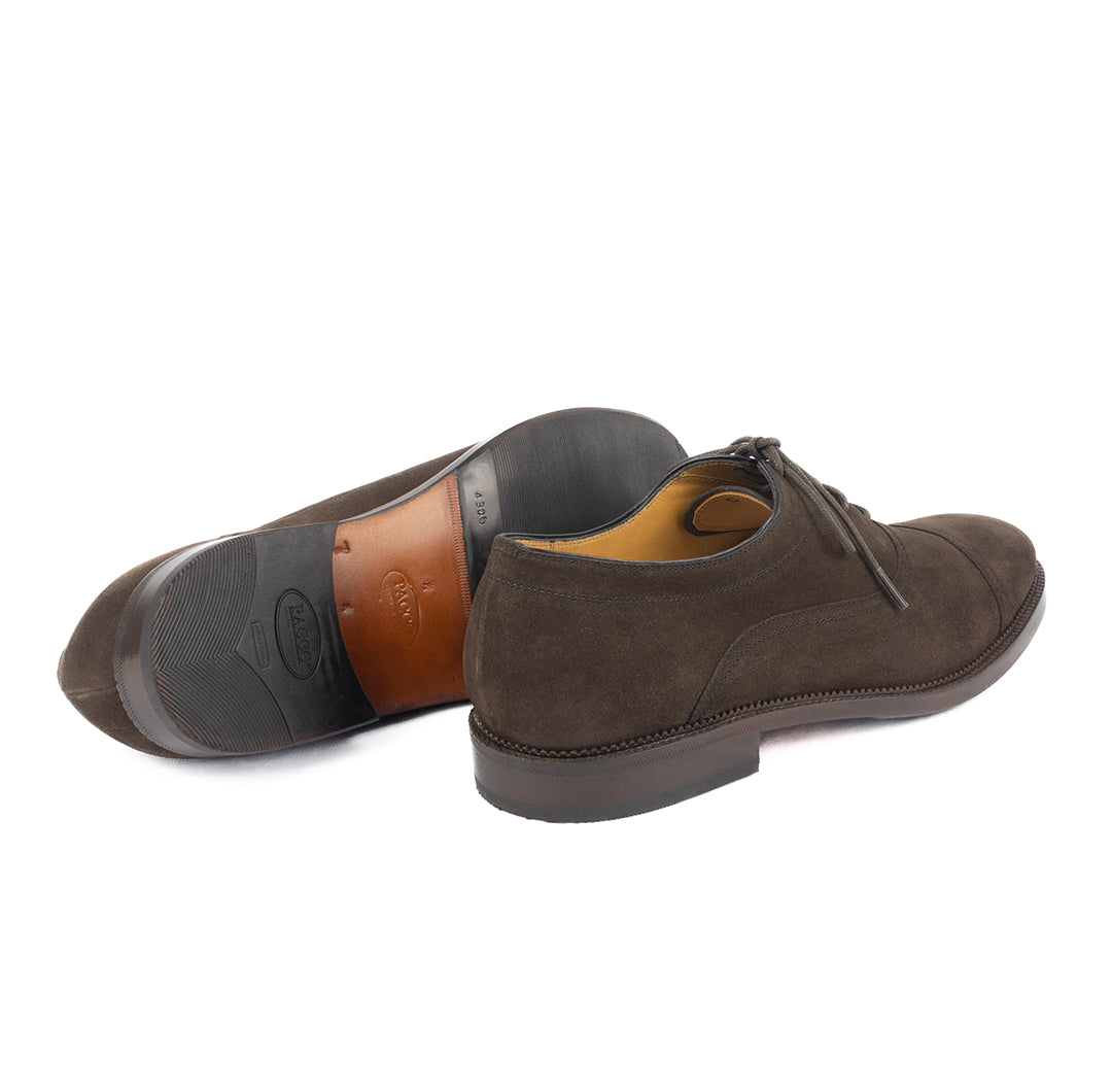 Oxford Cap Toe Ronald em camurça marrom café