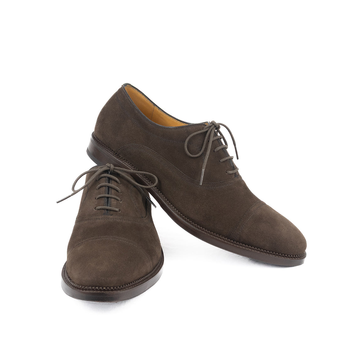 Oxford Cap Toe Ronald em camurça marrom café